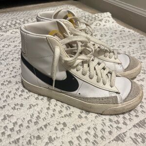 Nike Blazer Mid '77
